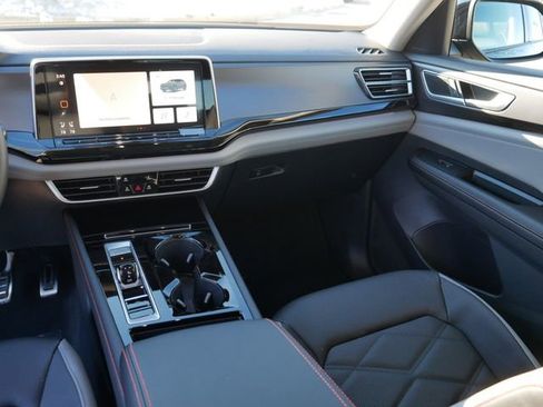 New 2026 Volkswagen Atlas Peak Edition image 10