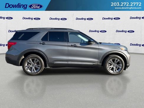 Used 2023 Ford Explorer XLT w/ Equipment Group 202A AWD/4WD image 9