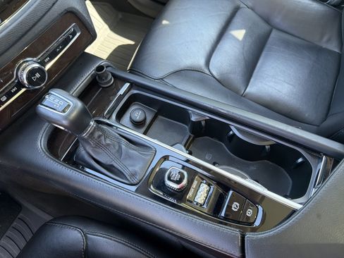 Used 2019 Volvo XC90 T5 Momentum w/ Protection Package FWD image 14