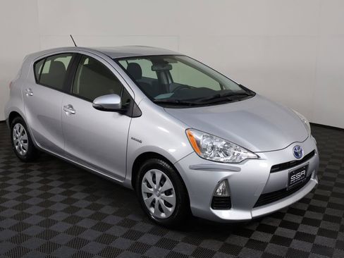 Used 2012 Toyota Prius C image 3