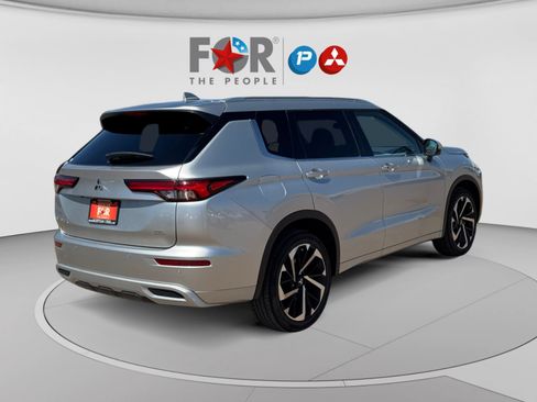 Used 2023 Mitsubishi Outlander SEL FWD image 5