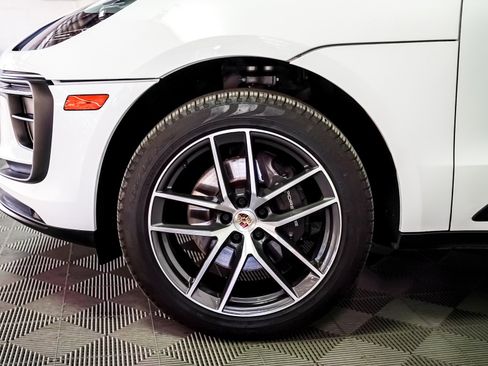 Used 2024 Porsche Macan w/ Premium Plus Package image 14