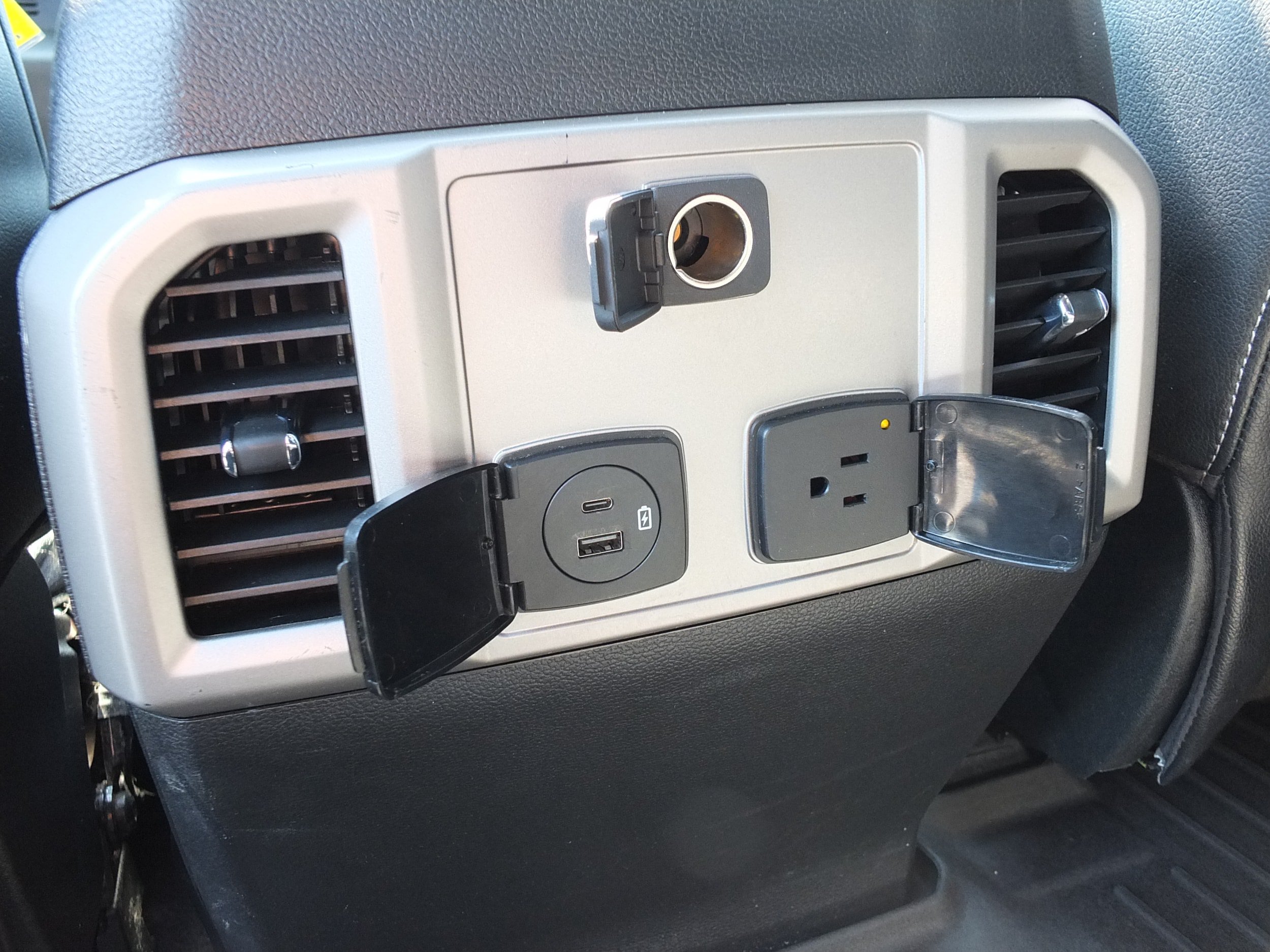 Used 2021 Ford F250 Lariat w/ Lariat Value Package AWD/4WD image 18