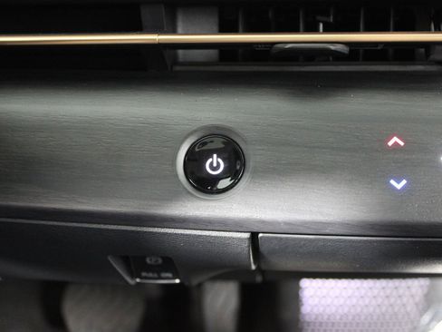 Used 2023 Nissan Ariya FWD image 11