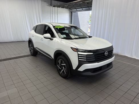 Used 2025 Nissan Kicks SV FWD image 3