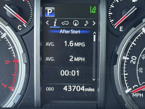 Used 2023 Toyota 4Runner TRD Off-Road Premium image 8