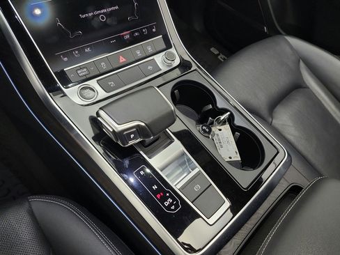 Used 2022 Audi Q8 Premium Plus image 13