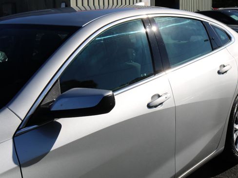 Used 2022 Chevrolet Malibu LT FWD image 5