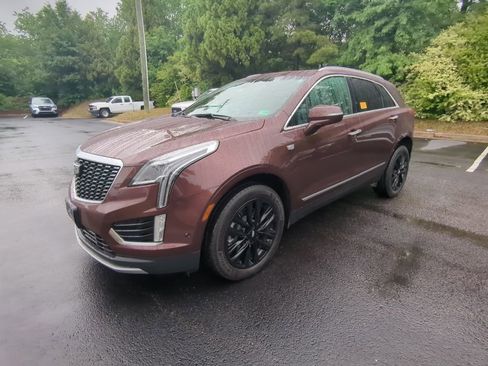 Used 2022 Cadillac XT5 Premium Luxury w/ Technology Package FWD image 7