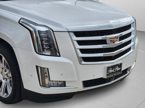 Used 2018 Cadillac Escalade ESV Premium Luxury AWD/4WD image 39