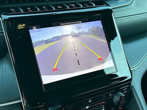 Used 2023 Jeep Grand Cherokee Altitude image 13