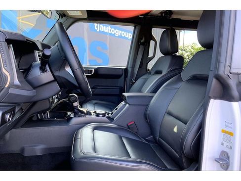 New 2025 Ford Bronco Badlands w/ Sasquatch Package AWD/4WD image 25