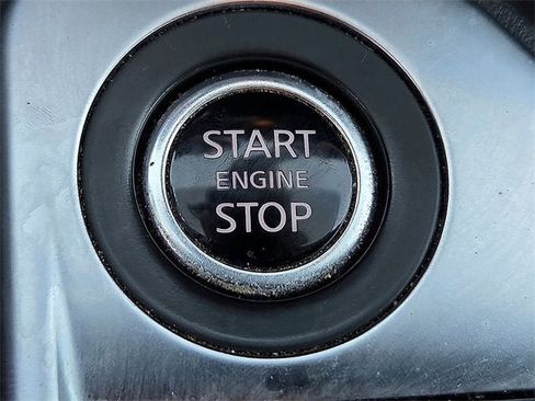 Used 2023 Nissan Sentra SR w/ SR Premium Package image 21