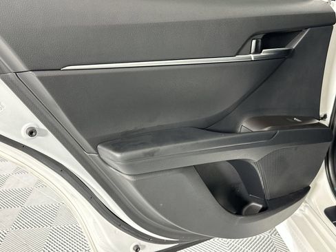 Used 2024 Toyota Camry SE w/ Convenience Package image 30