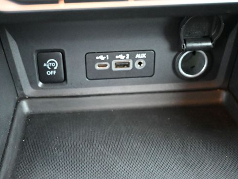 Used 2024 Nissan Sentra SV FWD image 25