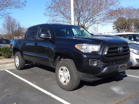 Used 2021 Toyota Tacoma SR image 3