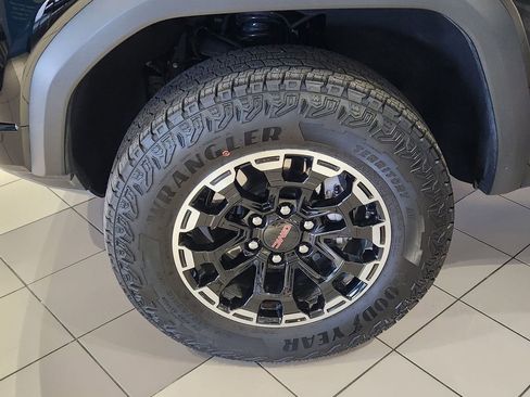 New 2026 GMC Canyon AT4 AWD/4WD image 9