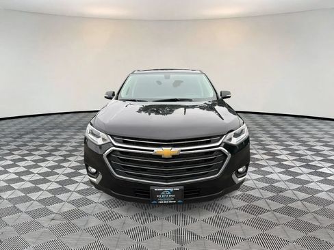 Used 2020 Chevrolet Traverse LT FWD image 2
