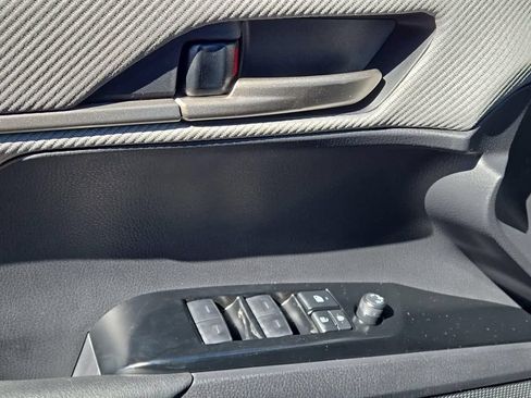 Used 2025 Toyota Camry SE w/ Convenience Package FWD image 18