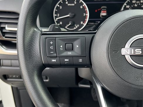 Certified 2023 Nissan Rogue SV image 11