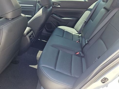 Used 2023 Nissan Altima 2.5 SL FWD image 11