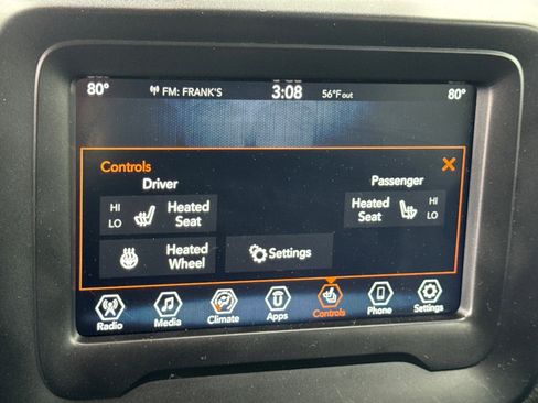 Used 2018 Jeep Renegade Latitude w/ Cold Weather Group AWD/4WD image 16