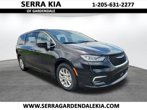 Used 2026 Chrysler Pacifica Select FWD image 1