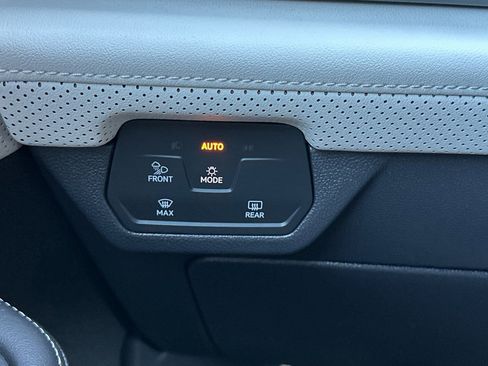 New 2026 Volkswagen Atlas Cross Sport SEL Premium R-Line image 24