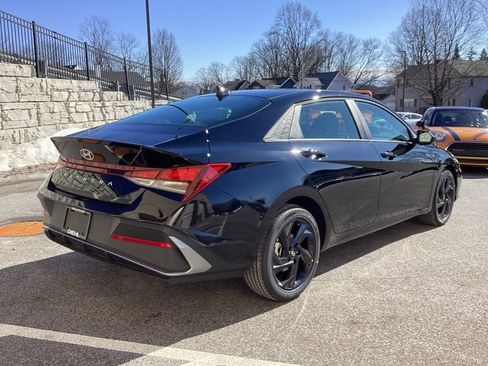 New 2026 Hyundai Elantra SEL Sport FWD image 7