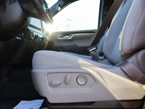 Used 2023 Chevrolet Silverado 1500 LT w/ Z71 Off-Road Package image 30