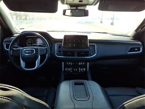 Used 2024 GMC Yukon SLT image 8