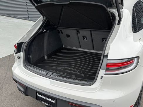 New 2026 Porsche Macan image 34