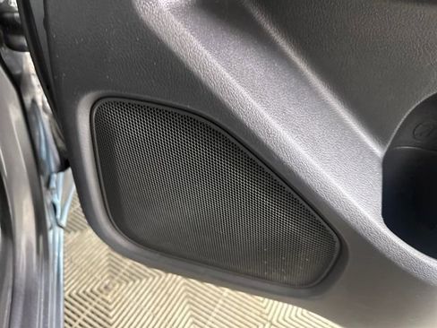 Used 2022 Nissan Frontier SV image 29