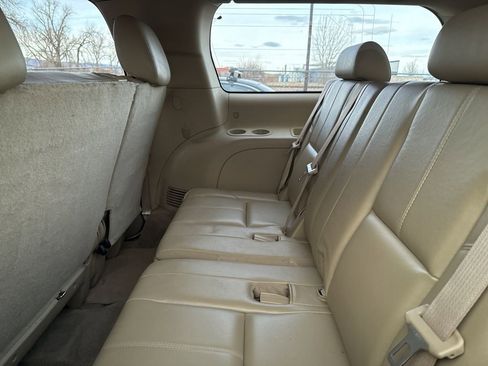 Used 2011 GMC Yukon XL SLT w/ SLT-2 Equipment Package image 5