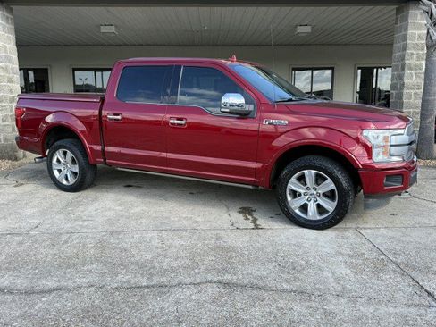Used 2018 Ford F150 Platinum w/ Equipment Group 701A Luxury AWD/4WD image 3