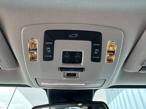 Used 2021 Toyota Sienna XLE w/ XLE Plus Package AWD/4WD image 31