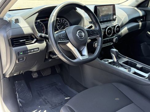 Used 2022 Nissan Sentra SV FWD image 16