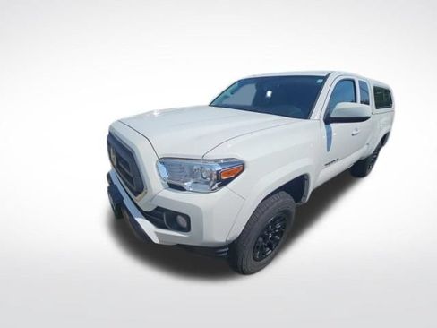 Used 2022 Toyota Tacoma SR5 AWD/4WD image 4