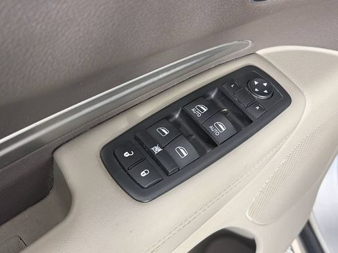 Used 2011 Dodge Durango Express w/ Popular Equipment Group AWD/4WD image 24
