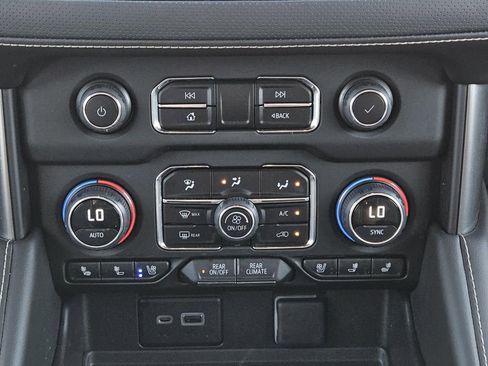 Used 2023 Chevrolet Tahoe Premier image 16