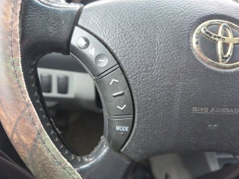 Used 2011 Toyota Tacoma PreRunner image 26