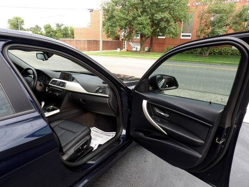 Used 2015 BMW 320i xDrive Sedan image 19