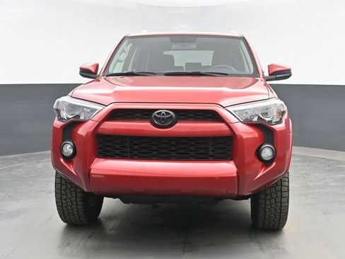 Used 2018 Toyota 4Runner SR5 AWD/4WD image 3