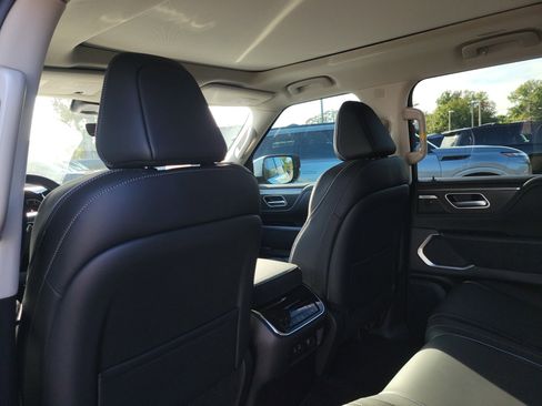 New 2026 INFINITI QX80 Luxe image 10