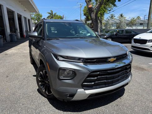 Used 2021 Chevrolet TrailBlazer LT w/ Convenience Package FWD image 1