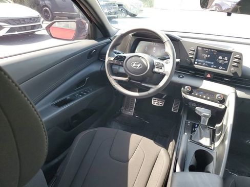 Used 2025 Hyundai Elantra Sport FWD image 21