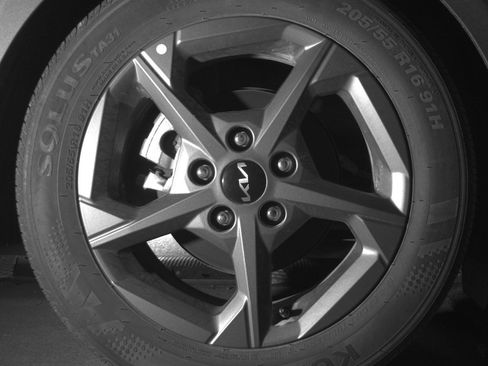 Used 2025 Kia K4 LXS image 15