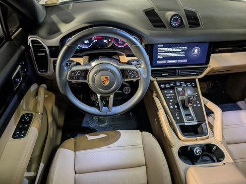 Certified 2023 Porsche Cayenne Coupe image 6