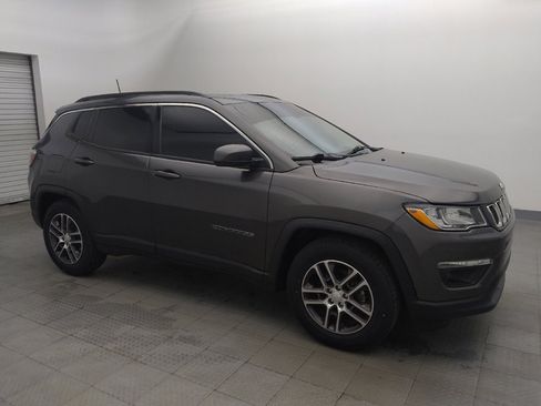 Used 2018 Jeep Compass Latitude w/ Popular Equipment Group FWD image 11