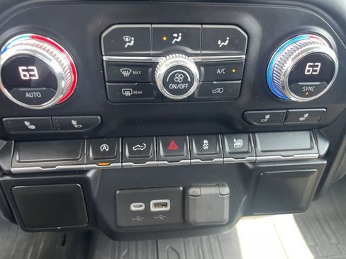 Used 2020 GMC Sierra 1500 SLE w/ SLE Value Package image 27